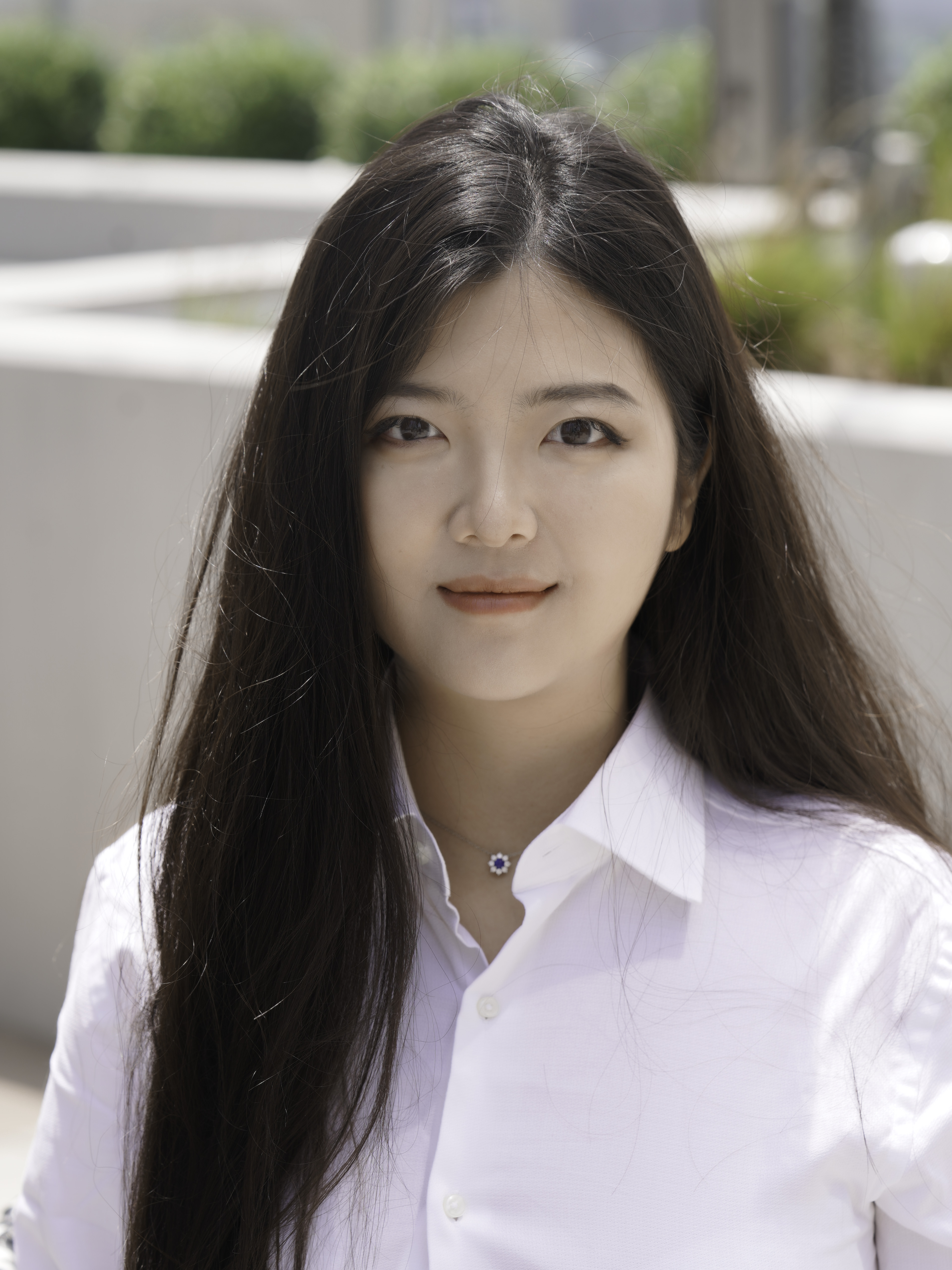 Xin Qin headshot